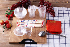 【泉綠恒】一次性水晶餐具的保質(zhì)期是多久？